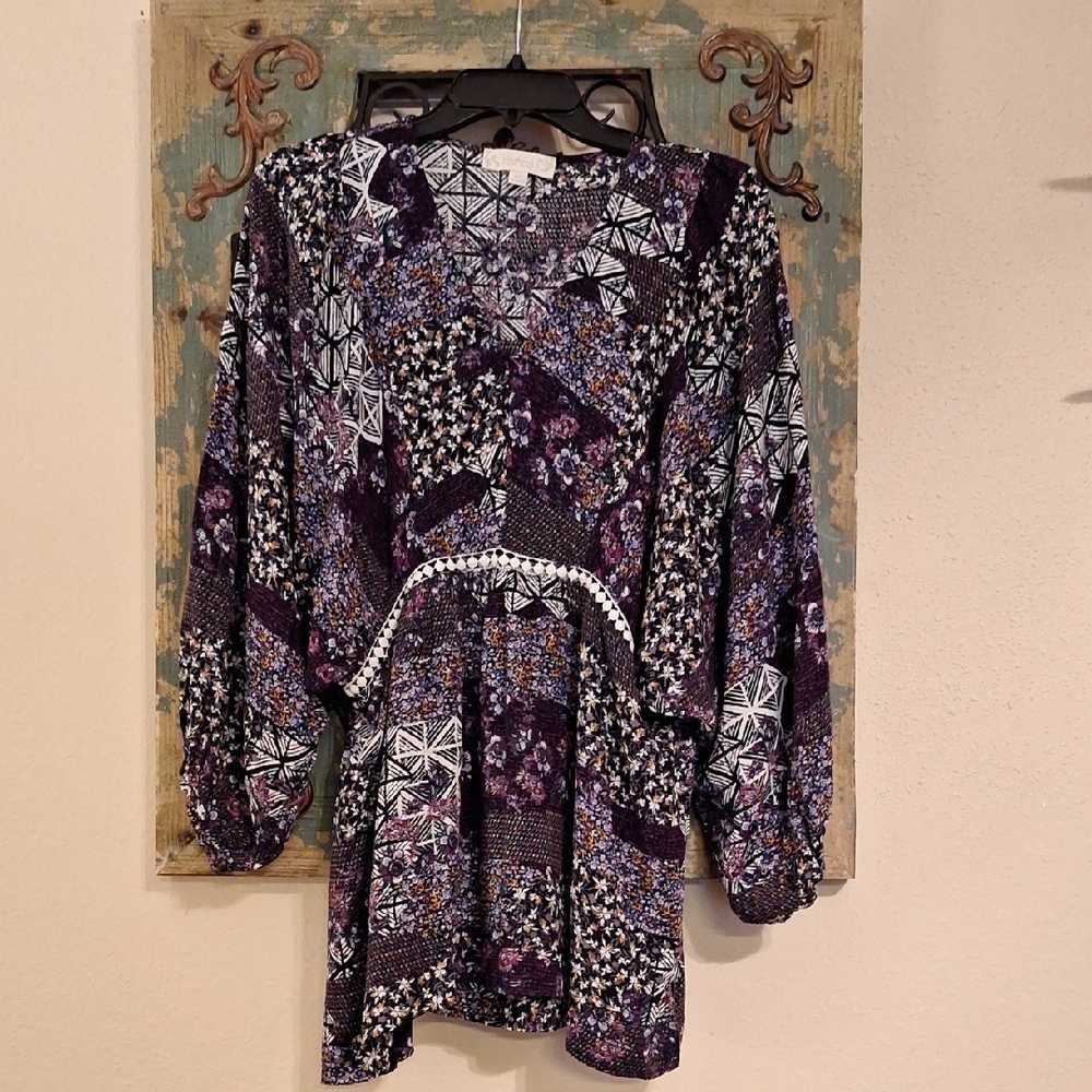 🔥🔥CLEARANCE ITEM🔥🔥Suzanne Betro Multicolor Geometric Blouse. NWOT Size Large